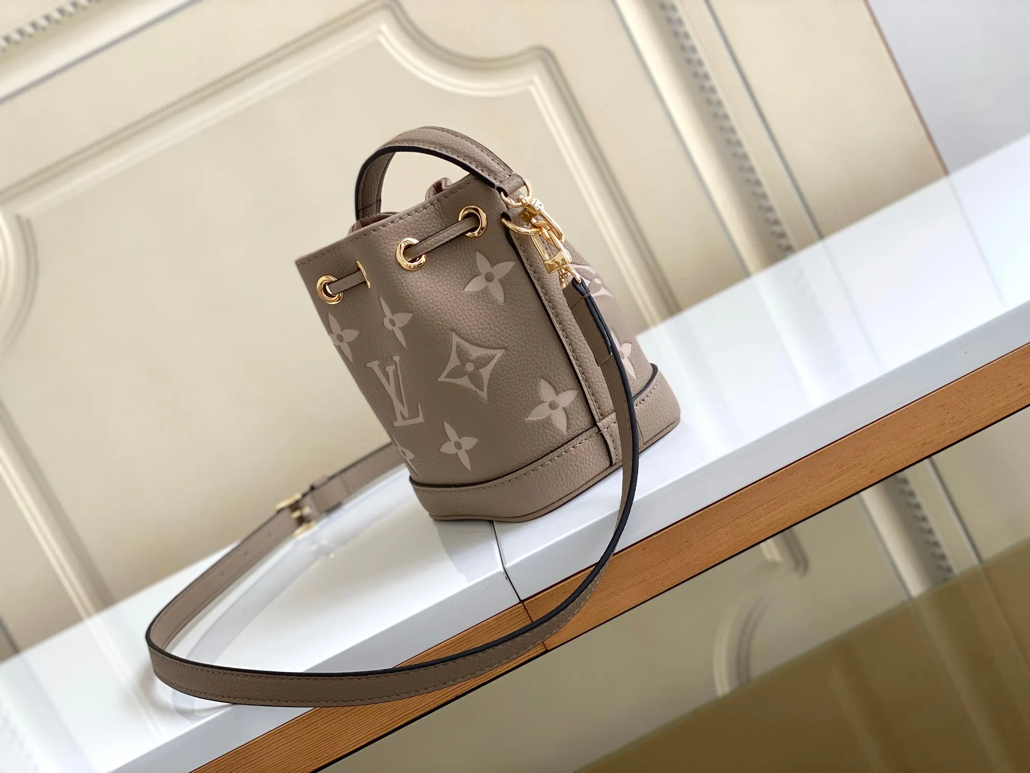 Louis Vuitton Bucket Bag Casual