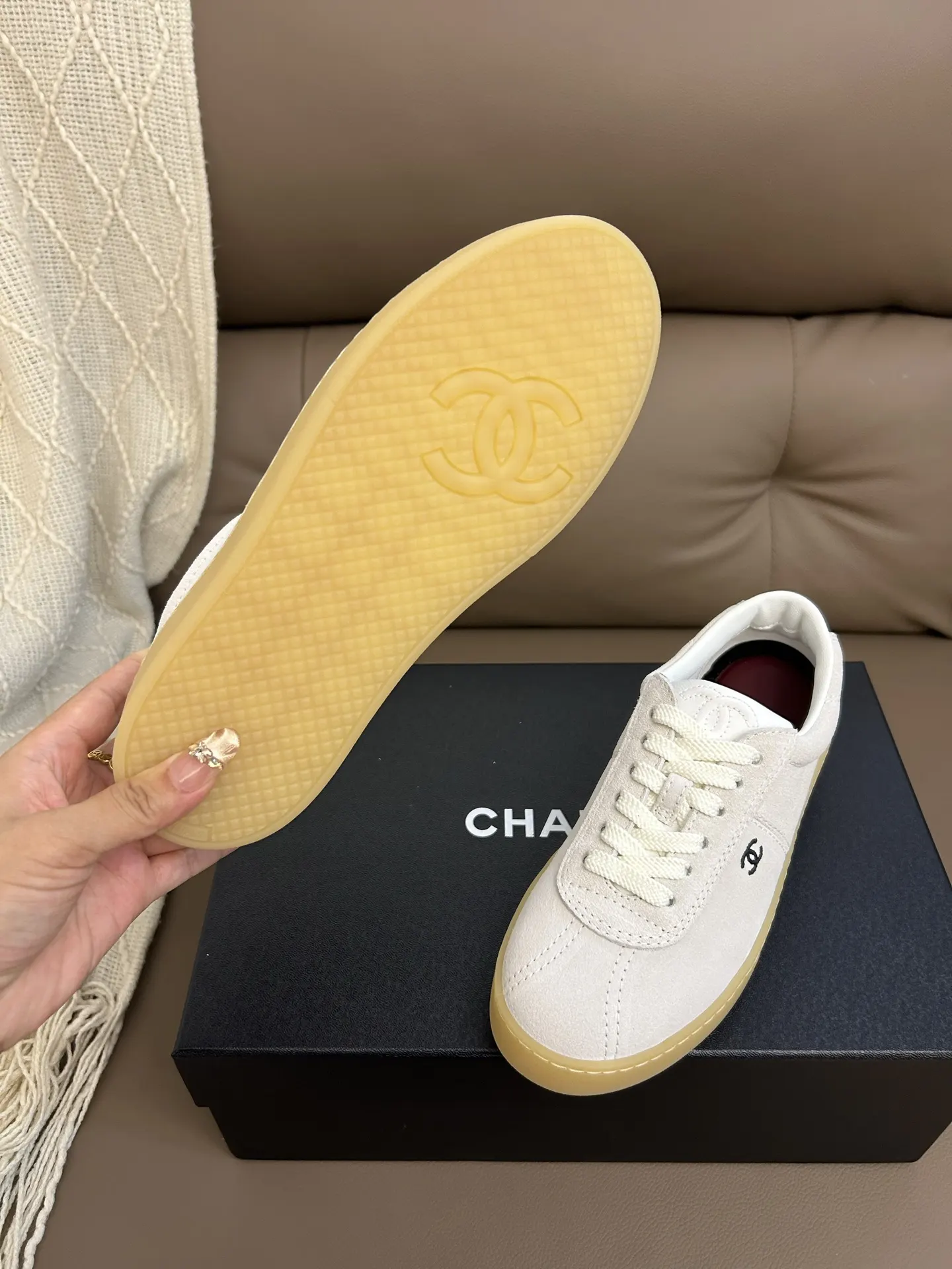 CHANEL 白色羊皮休閒鞋 双C低幫款