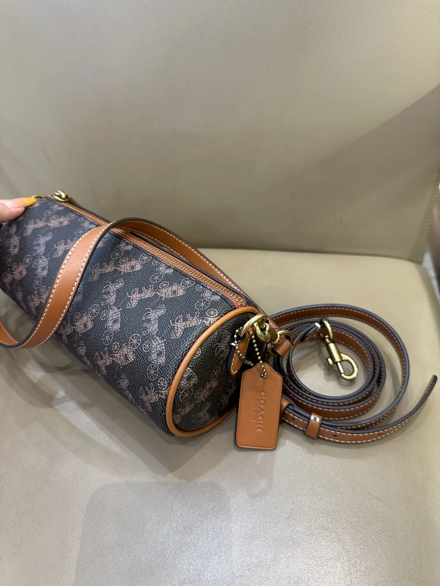 Monogram Shoulder Bag Vintage Leather