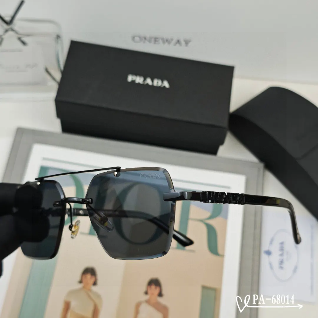 Prada 墨镜 时尚防晒款 款11