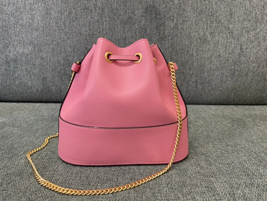 Valentino 羊皮 鏈條包 精致鏈條款