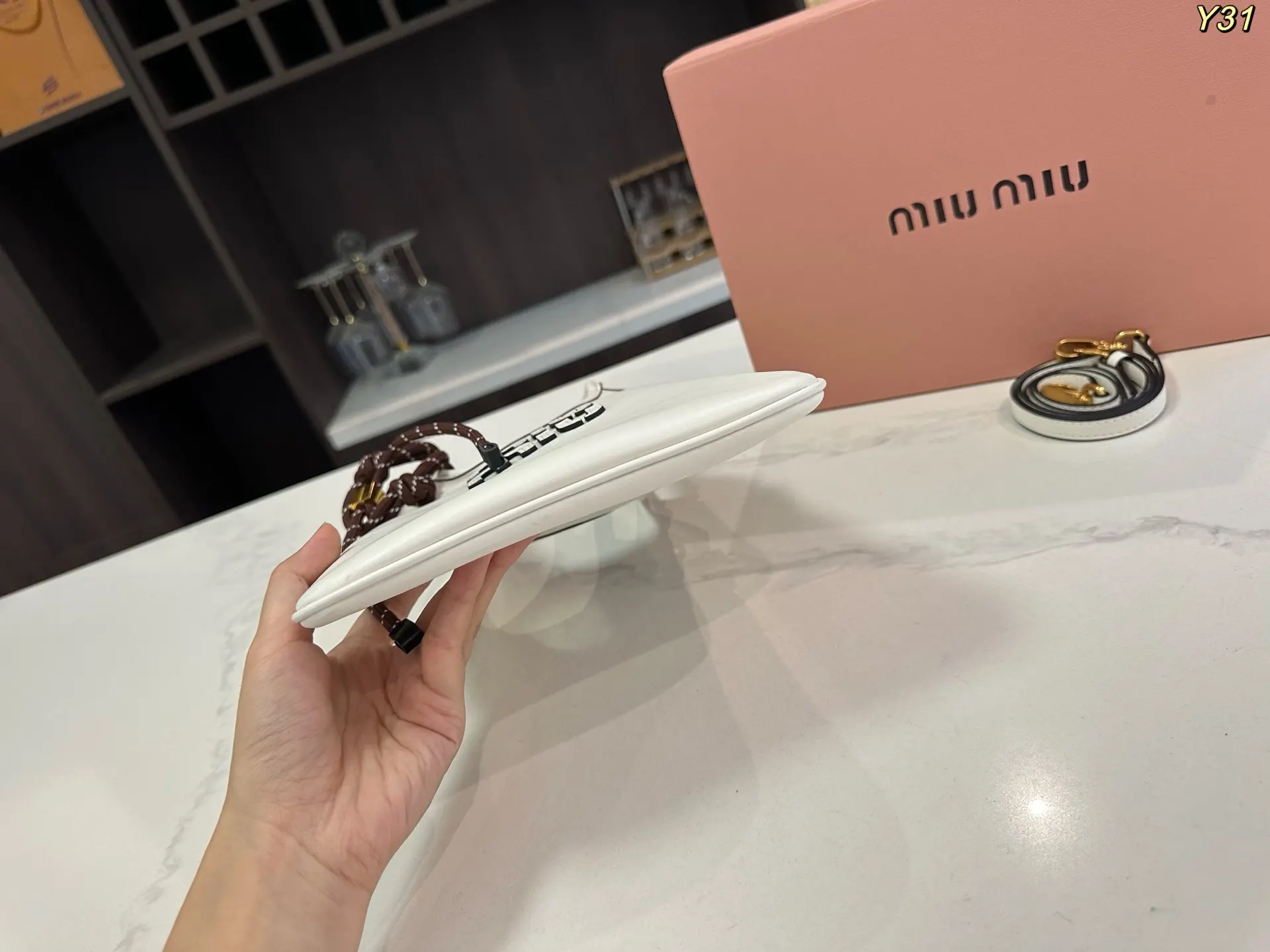 Miu 缪缪 miumiu 托特包 大容量托特款(數字9) Miu 缪缪 miumiu 托特包 大容量托特款(數字9)