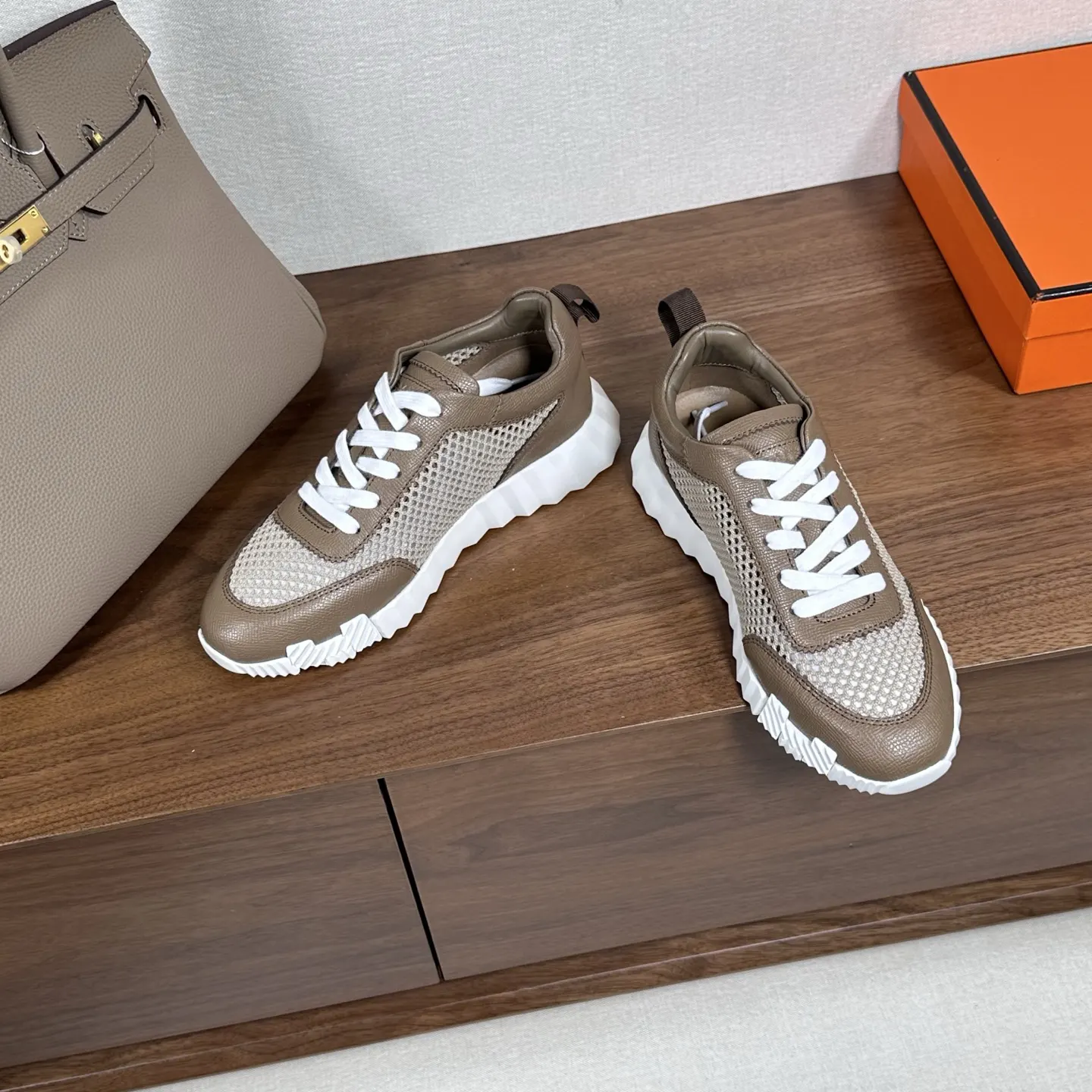 Hermès SS 运动鞋(數字2) Hermès SS 运动鞋(數字2)