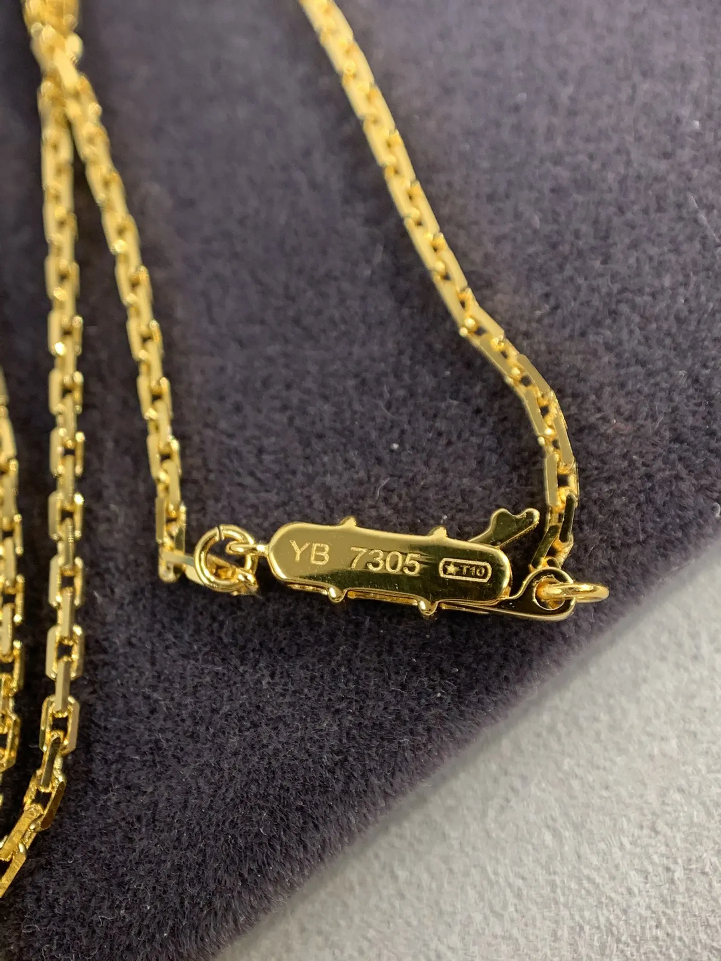 Cartier 金色 满钻 項鍊 精致锁骨链款
