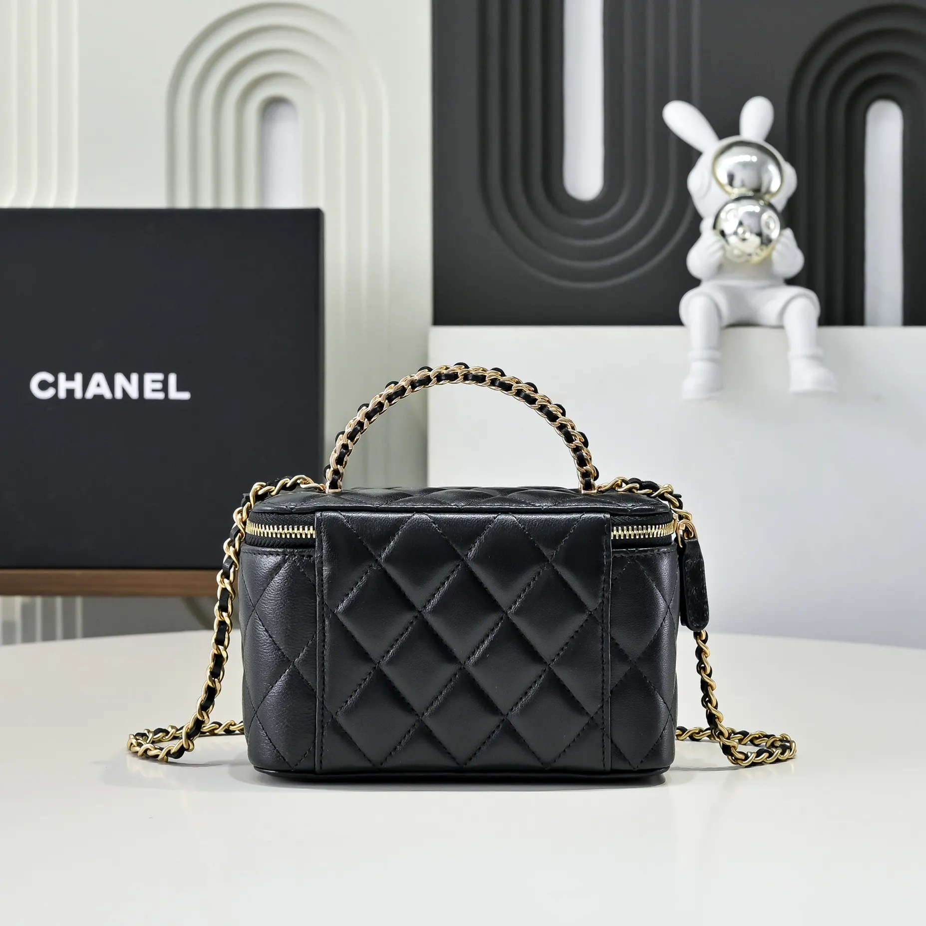 Chanel Cosmetic Pouch Vintage Fashion