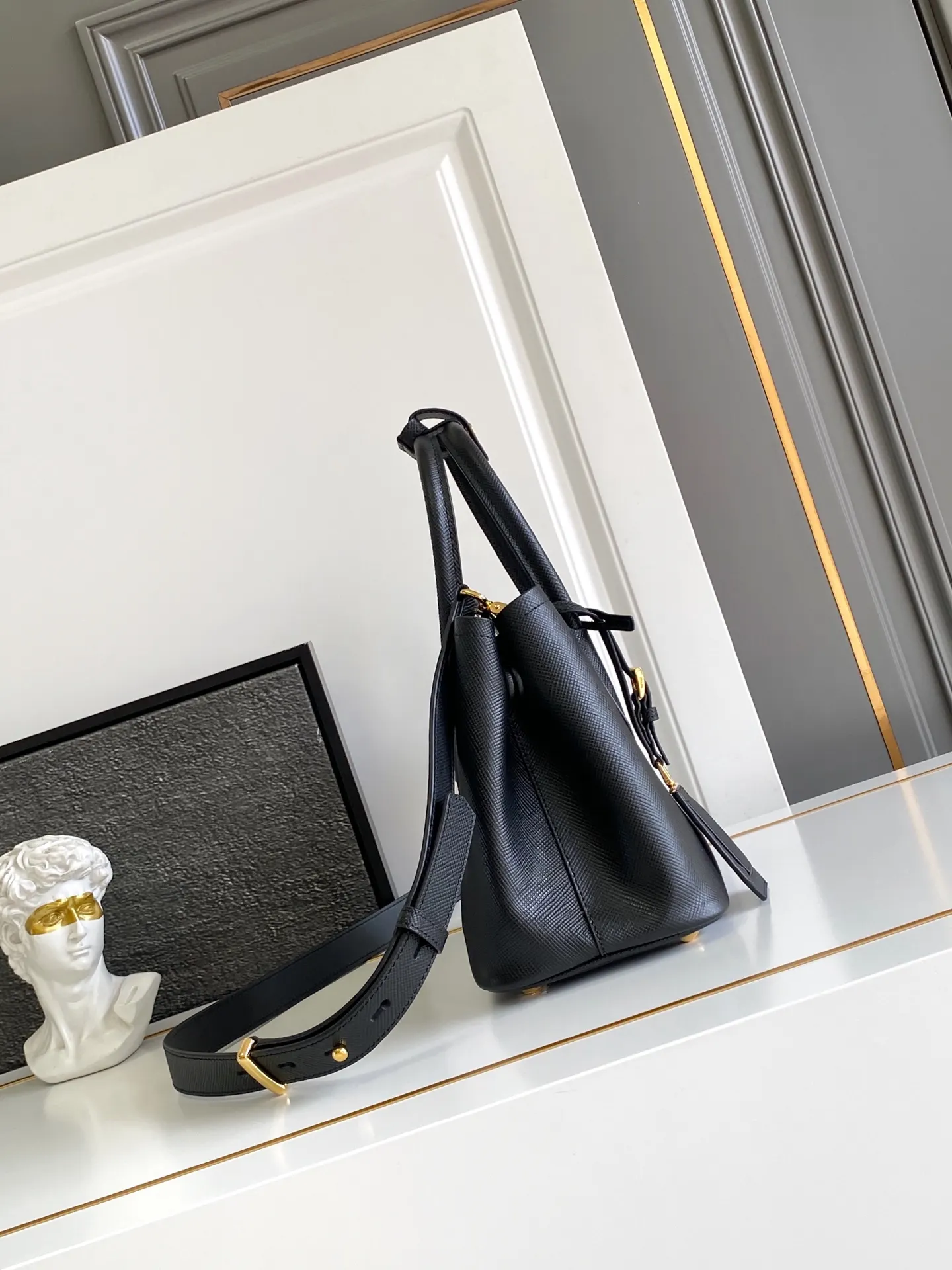 Prada Saffiano 1BG443 迷你 金色 皮革 手提包