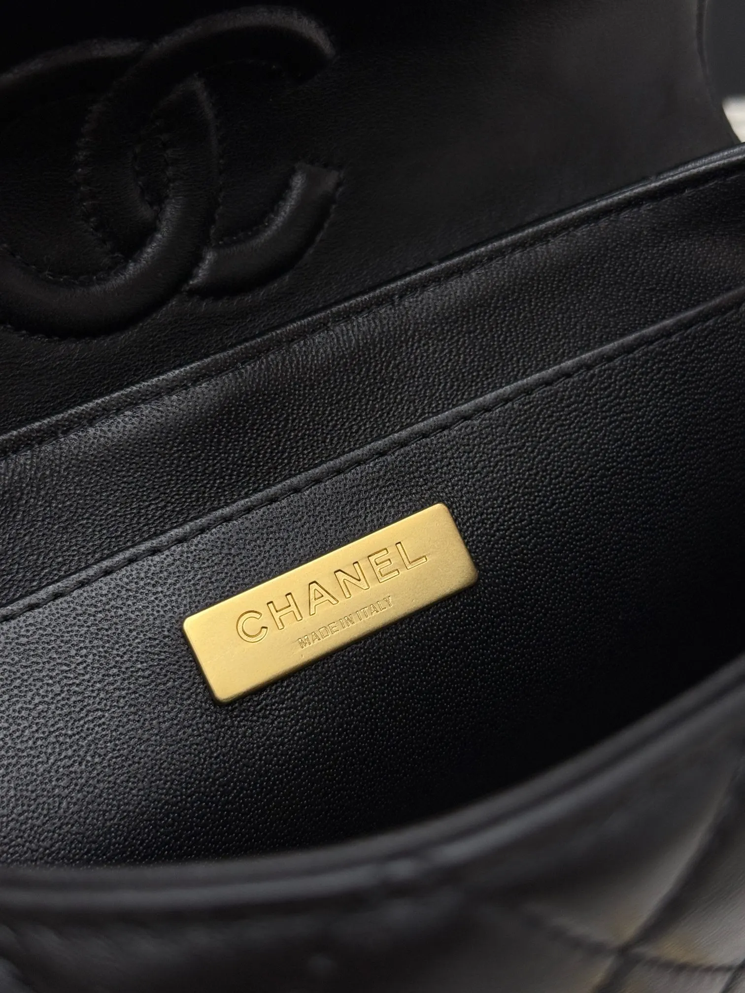 Chanel Chain Bag Image 9 Chanel Chain Bag Image 9