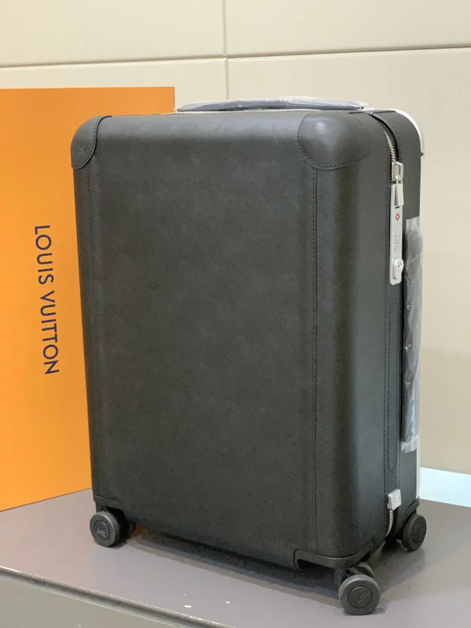 灰色 銀色 拉杆真皮包裹 行李箱 旅行拉杆款 輕便出行款
