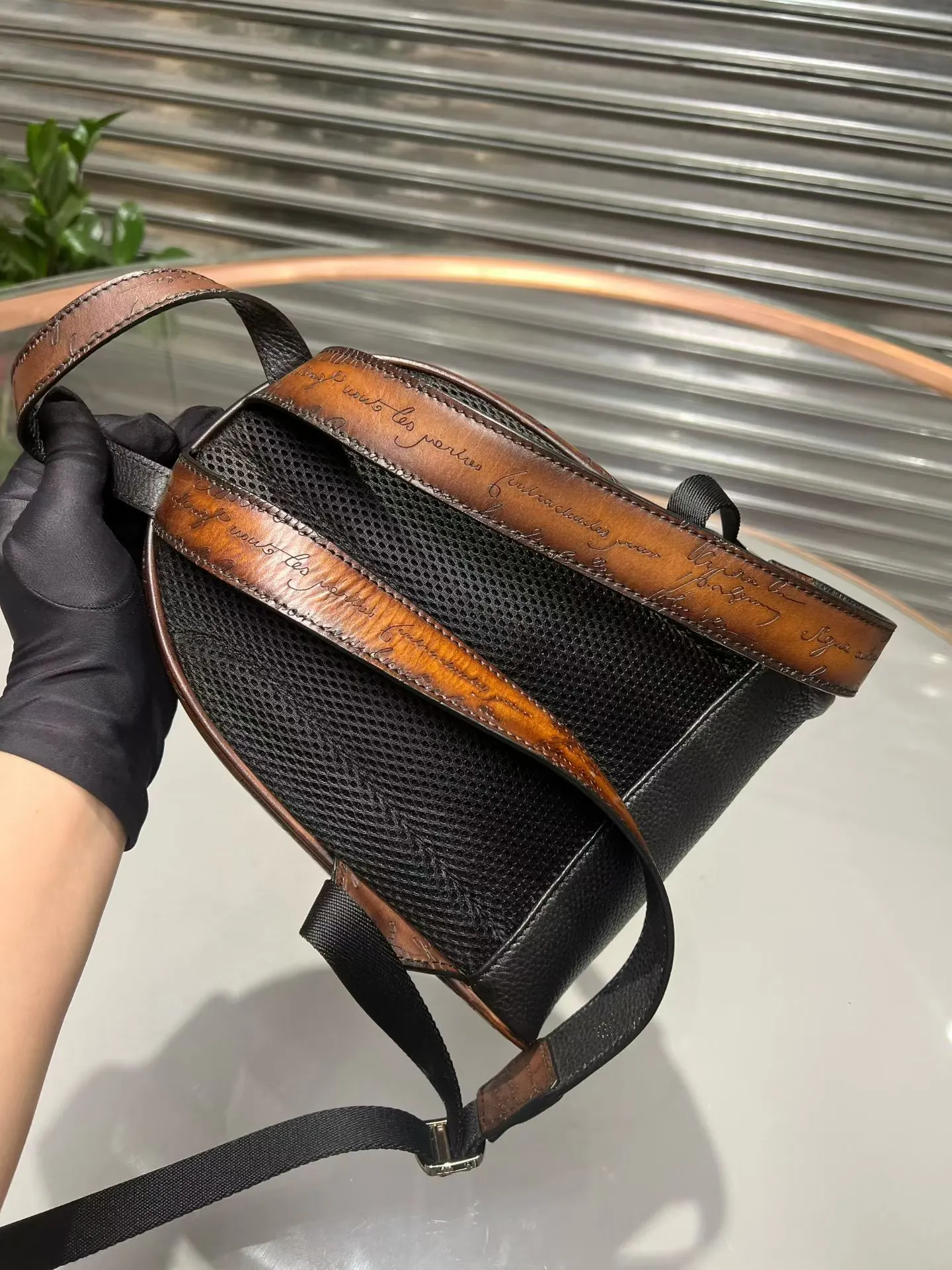 小牛皮 手工擦色不能做出一摸一样的顏色 顏色以实物为准 雙肩包 实用雙肩款
