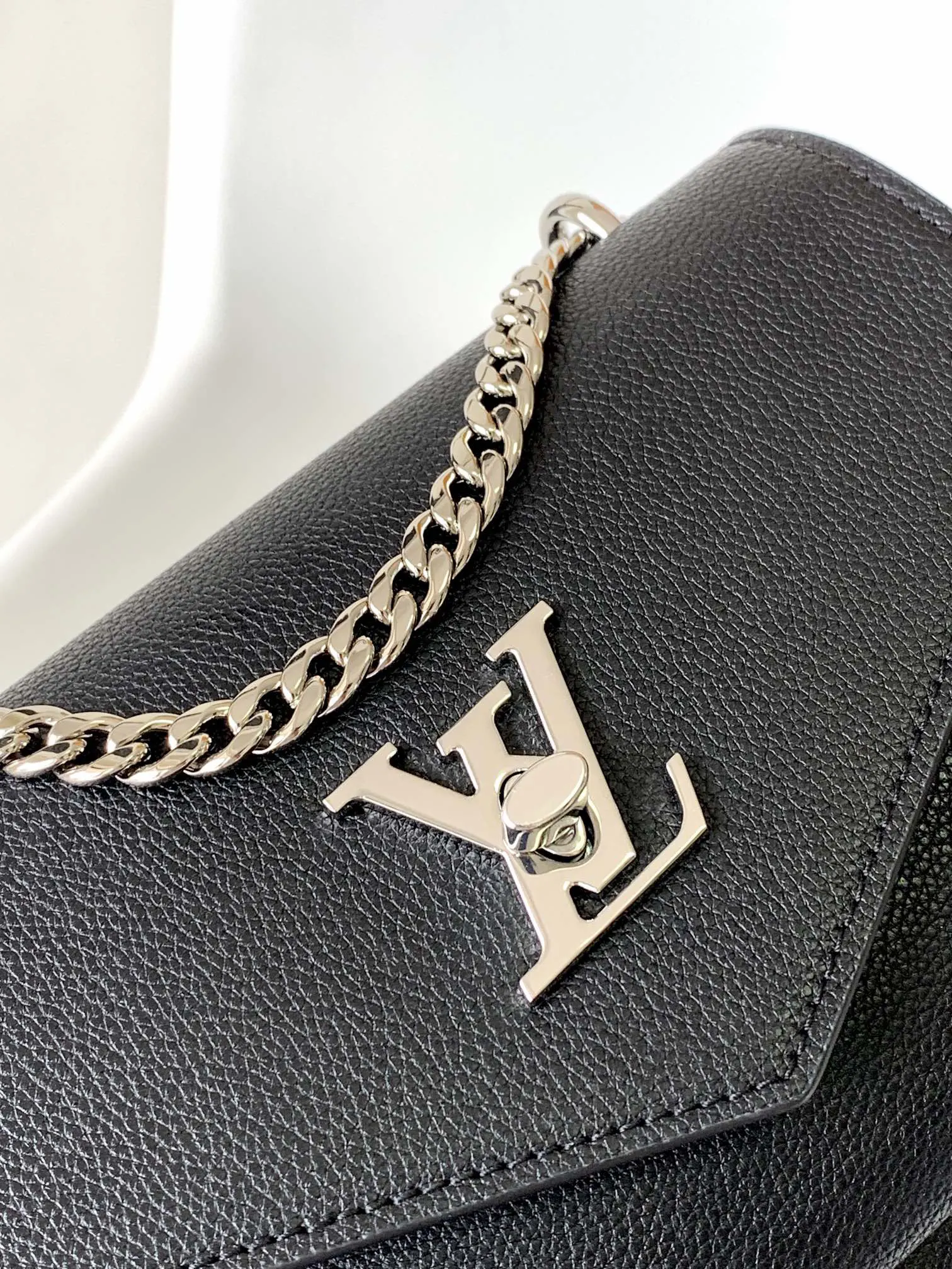 LV 黑色 灰色 牛皮 链条包 精致链条款