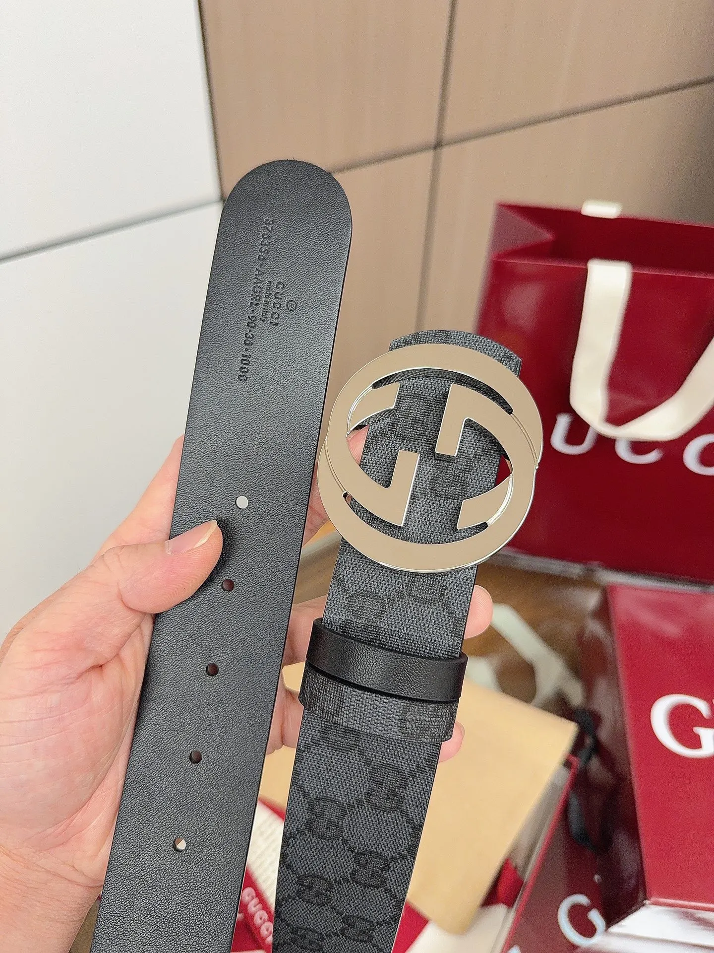 Gucci Double G Buckle Cowhide Belt Image 3 Gucci Double G Buckle Cowhide Belt Image 3