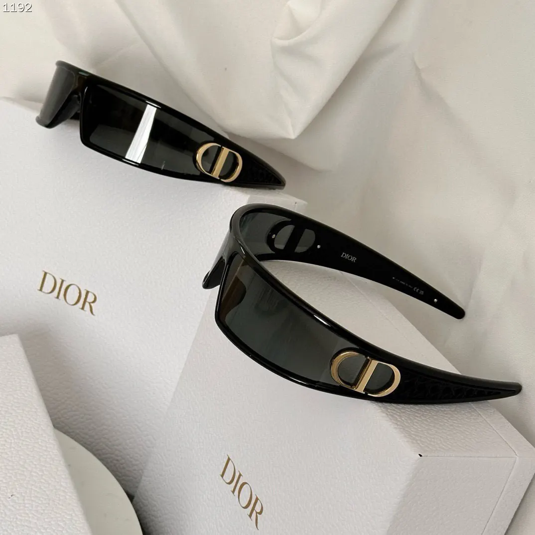 Dior 髮箍 精緻配飾 髮飾(數字8) Dior 髮箍 精緻配飾 髮飾(數字8)