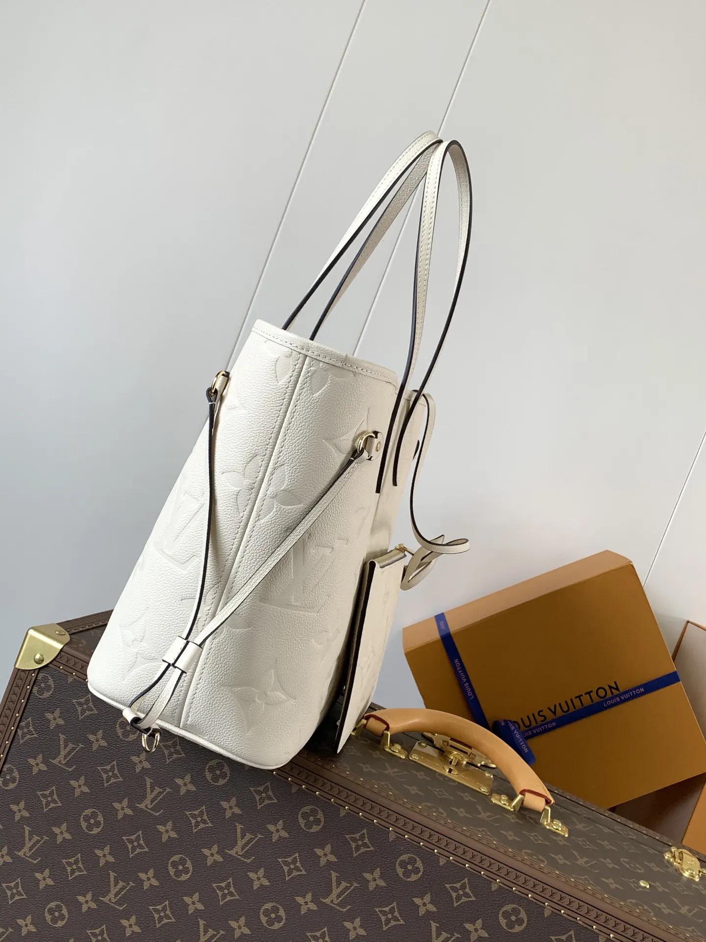 Neverfull 黑色 米白 手拿包 精致手拿款