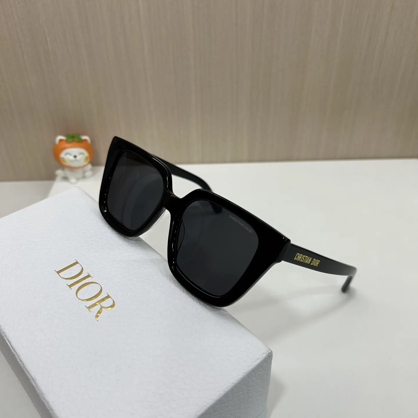 Dior 黑白方框太阳镜 个性遮阳款