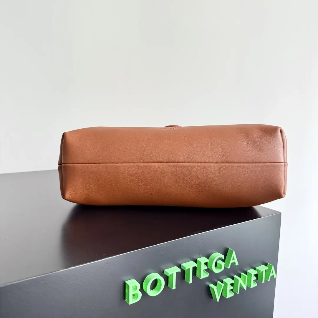 Bottega Veneta 牛皮 手拿包 精致手拿款