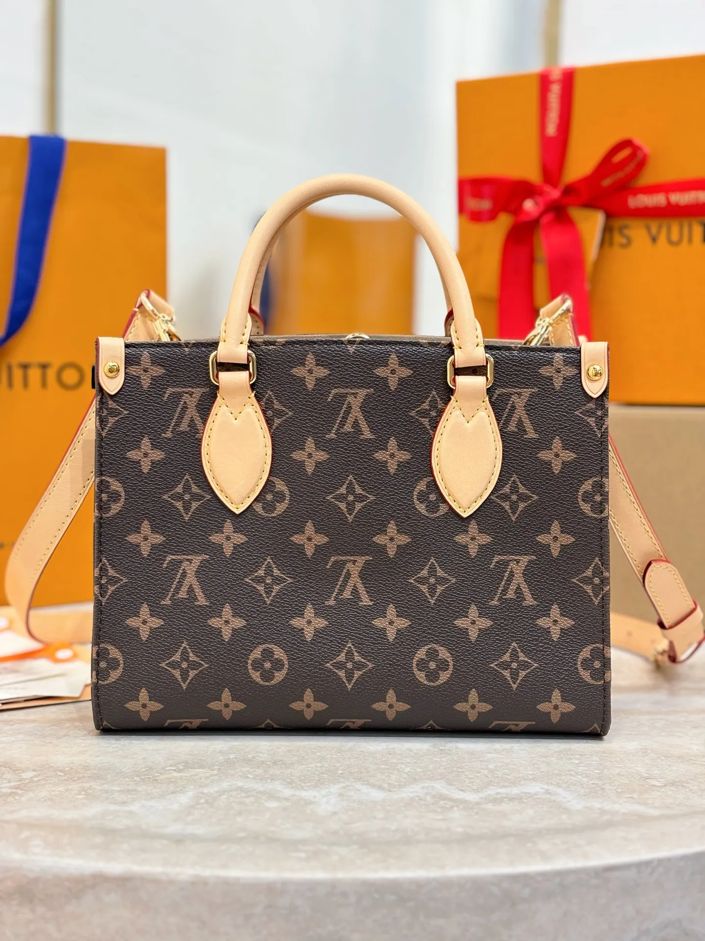 Louis Vuitton OnTheGo 老花 手提包 实拍款01