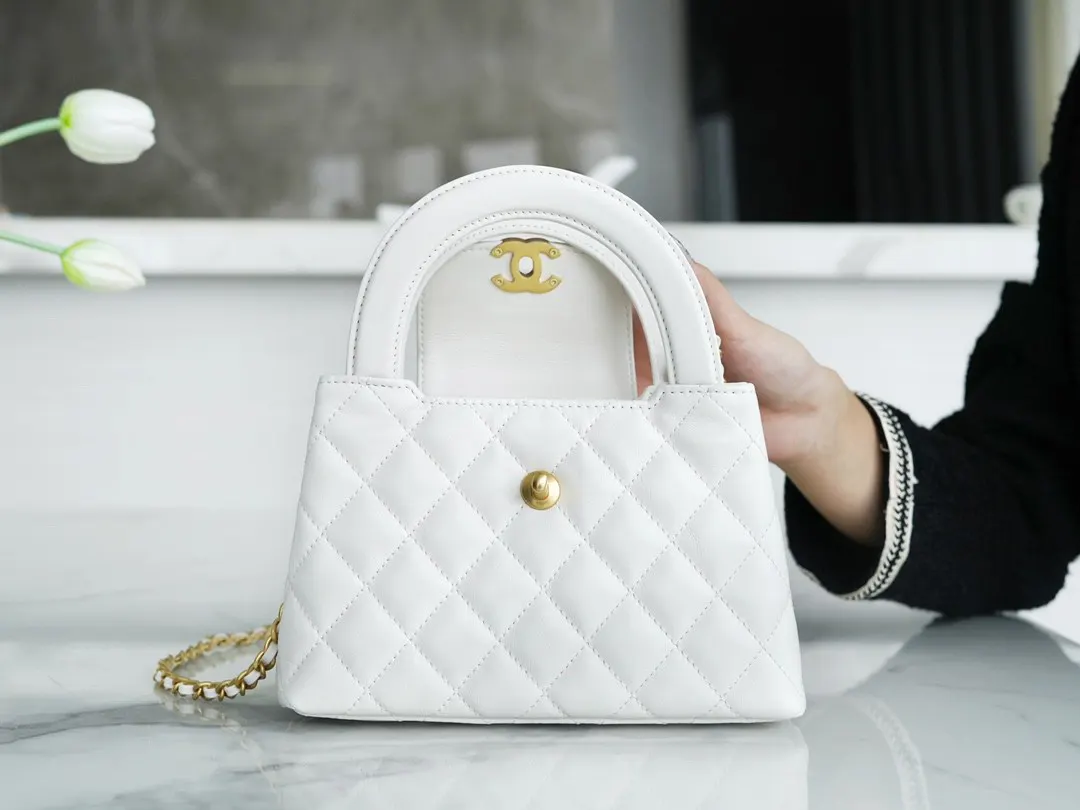 CHANEL 黑色 白色 羊皮 手提包 通勤手提款(數字9) CHANEL 黑色 白色 羊皮 手提包 通勤手提款(數字9)