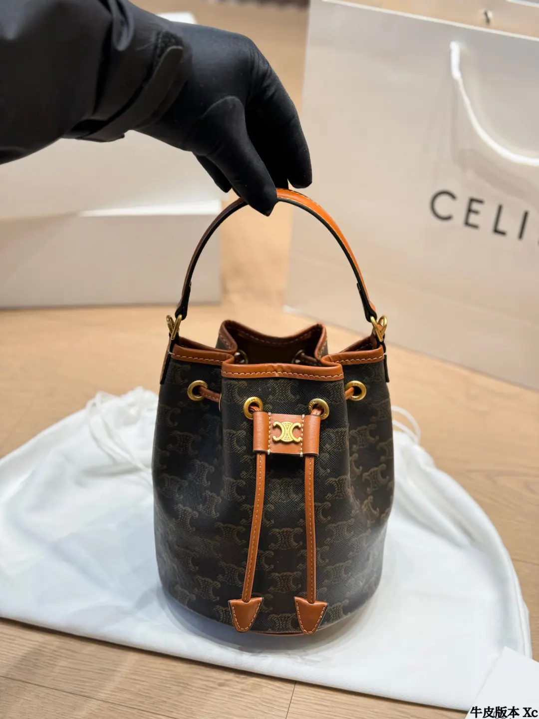 Celine Triomphe 老花 小牛皮 收納包 旅行收納款