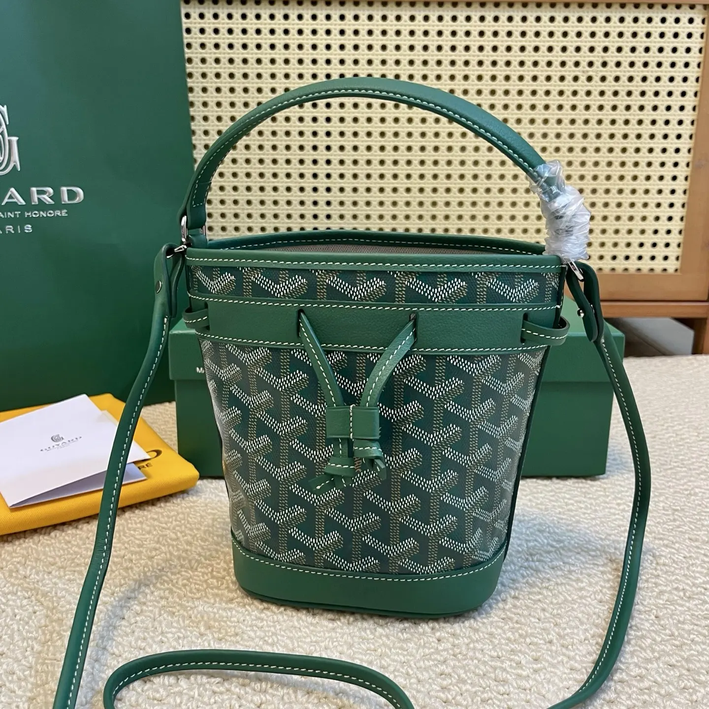 Goyard 皮革 轻盈小巧去始终保持标志性水桶百搭造型 水桶包 休閒水桶款