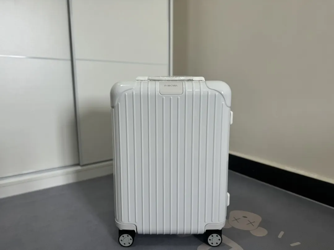 黑色 白色 新色Essential系列 白色 尺寸 行李箱 旅行拉杆款 輕便出行款