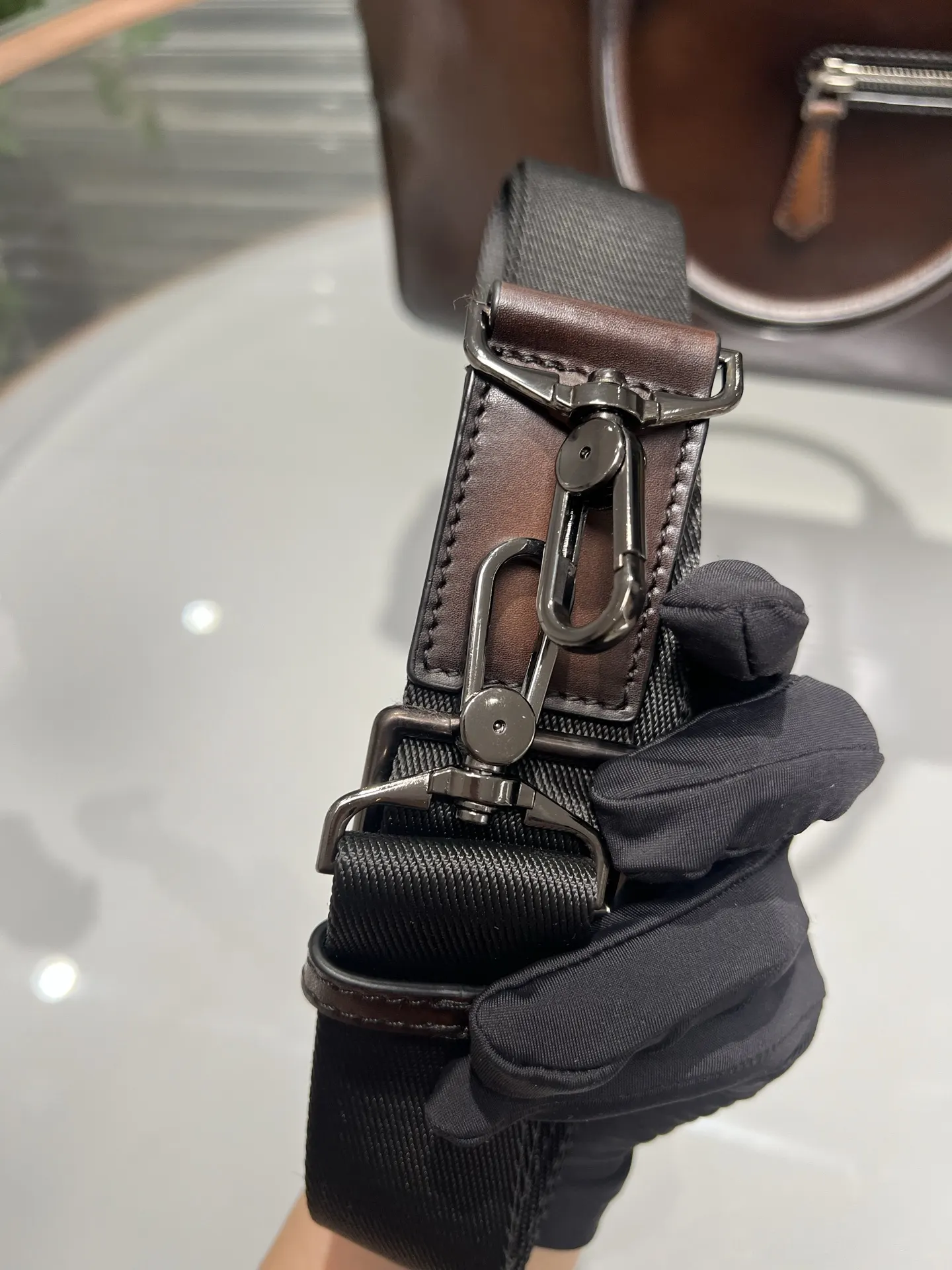 小牛皮 双拉链中号公文包 皮料 意大利进口小牛皮 工艺 车缝 商务通勤款