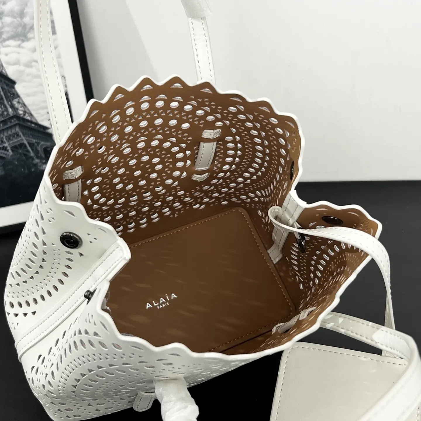 白色 牛皮 ALAÏA 中号 白色 ALAIA tote 托特包 大容量托特款
