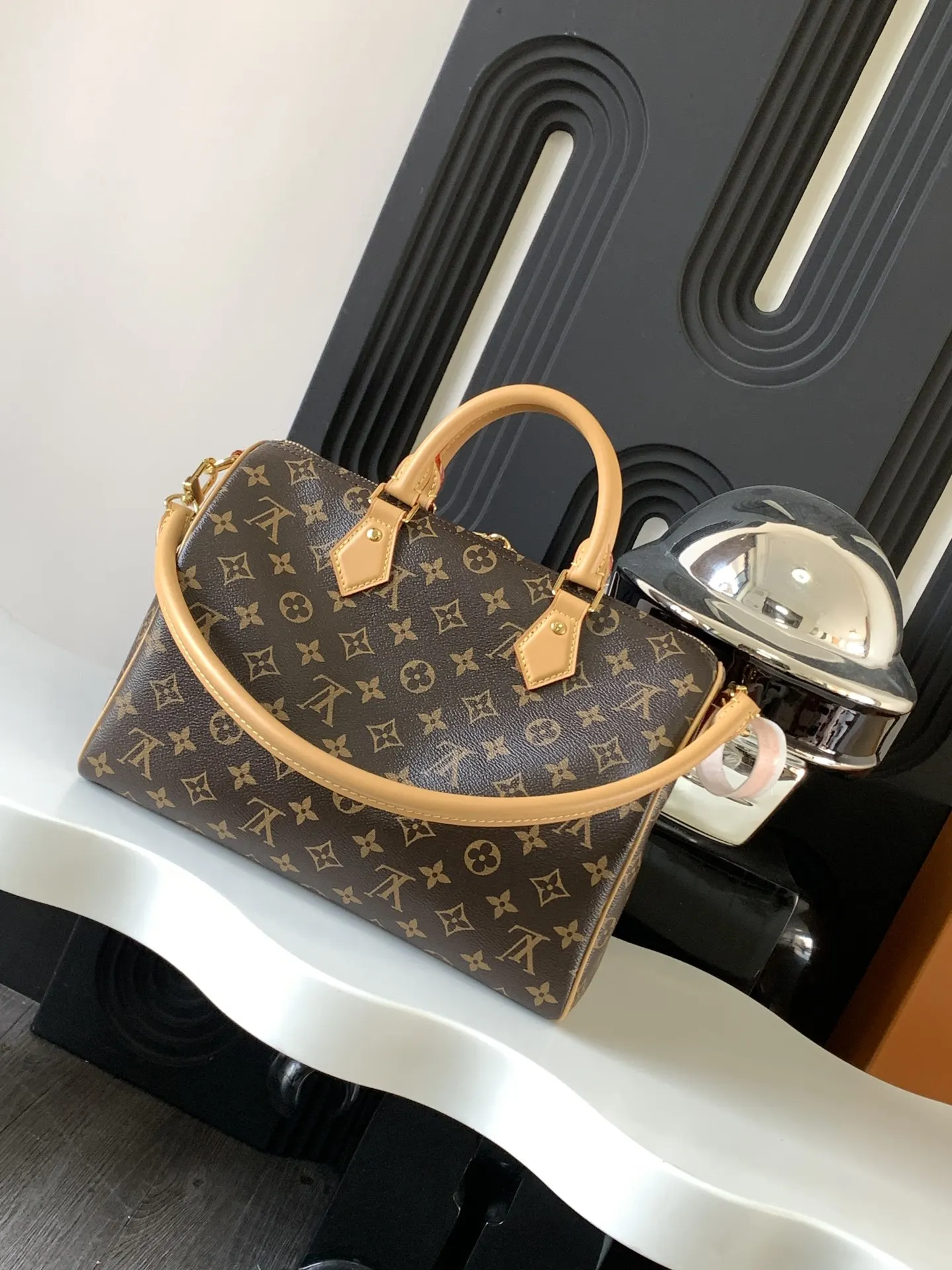 LV M11945 包袋 精选款