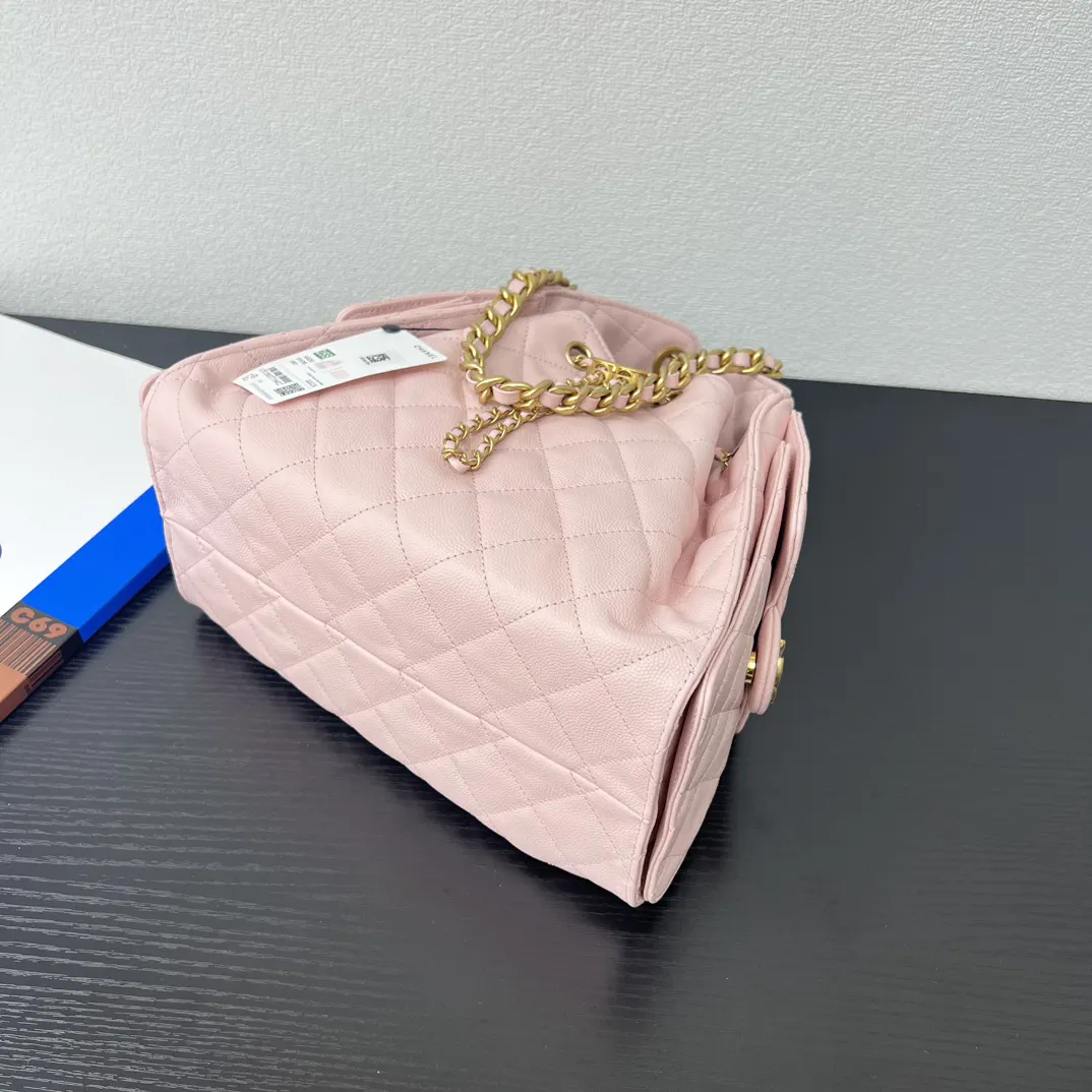 Chanel 粉色 皮革 腋下包
