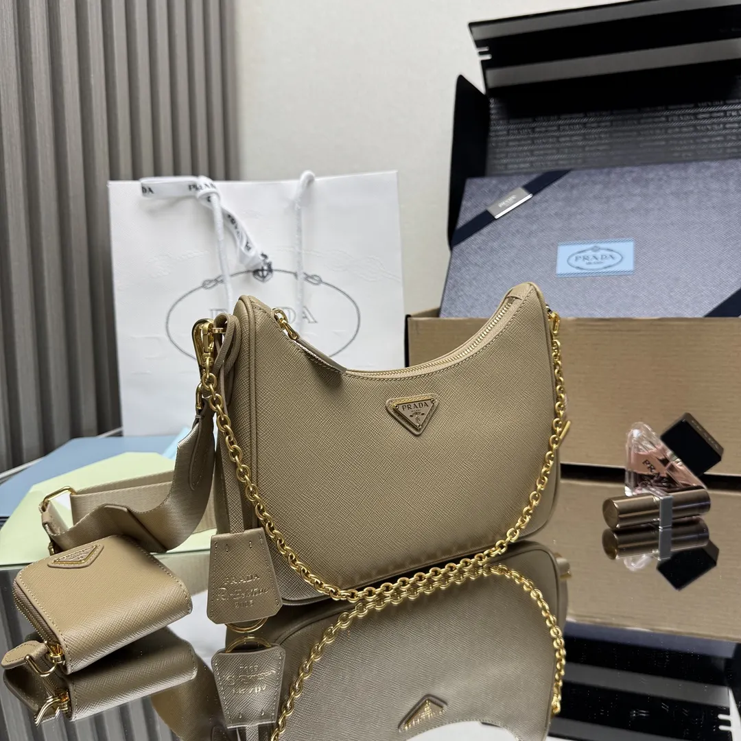 PRADA 卡其色Re-Nylon链条Hobo腋下包 小包组合款