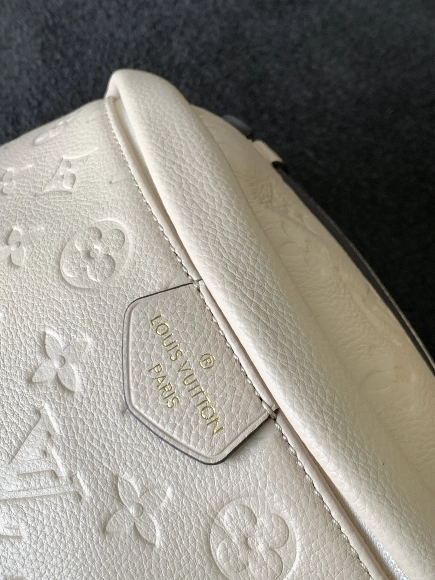Louis Vuitton Black White Belt Bag Casual