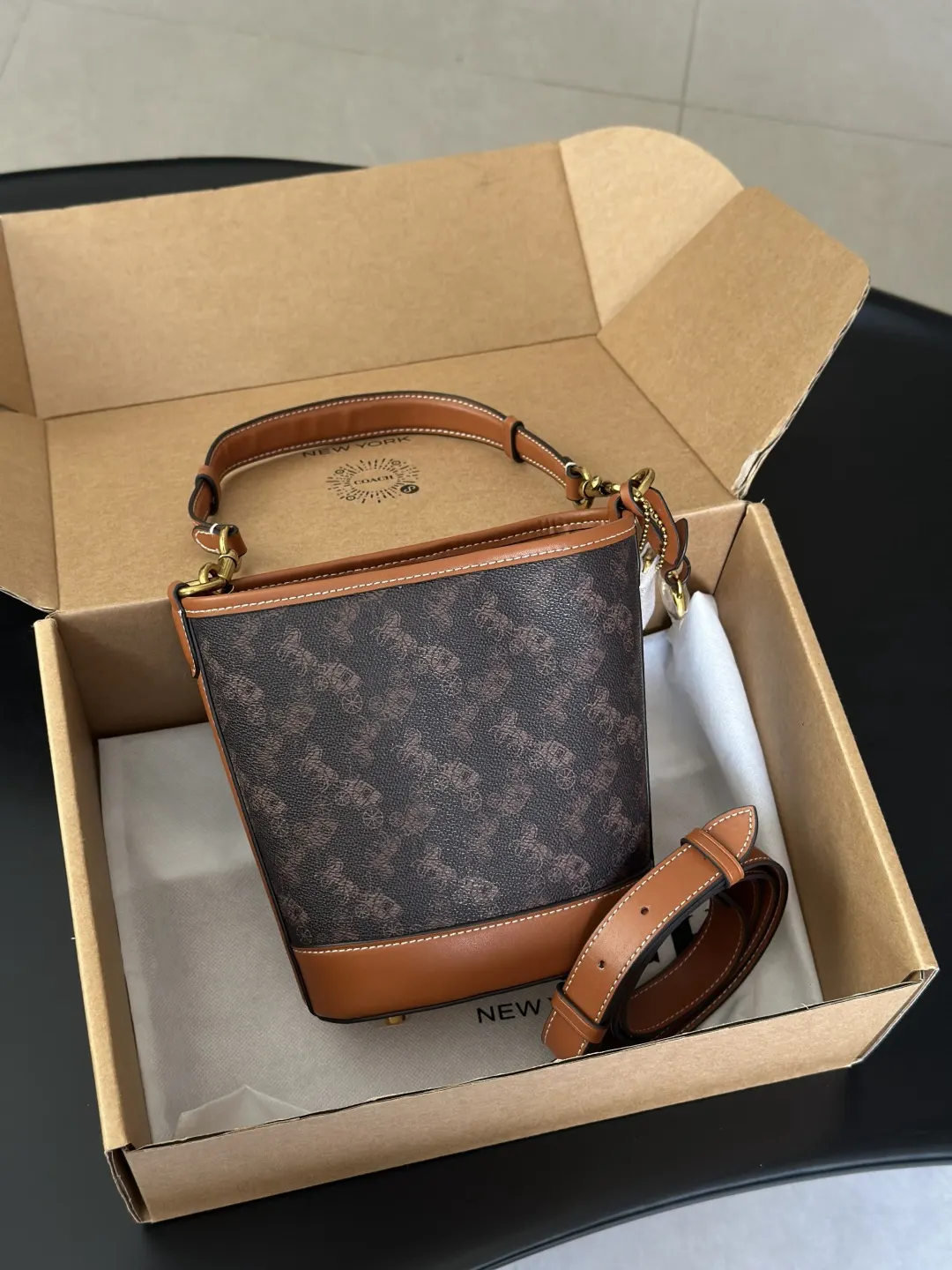 Coach 牛皮 雙肩包 实用雙肩款