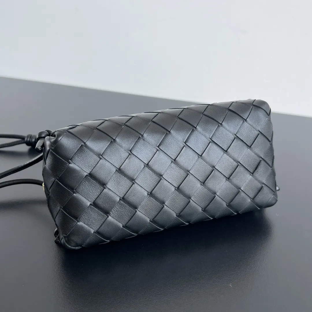 Bottega Veneta 腋下包 復古腋下背款