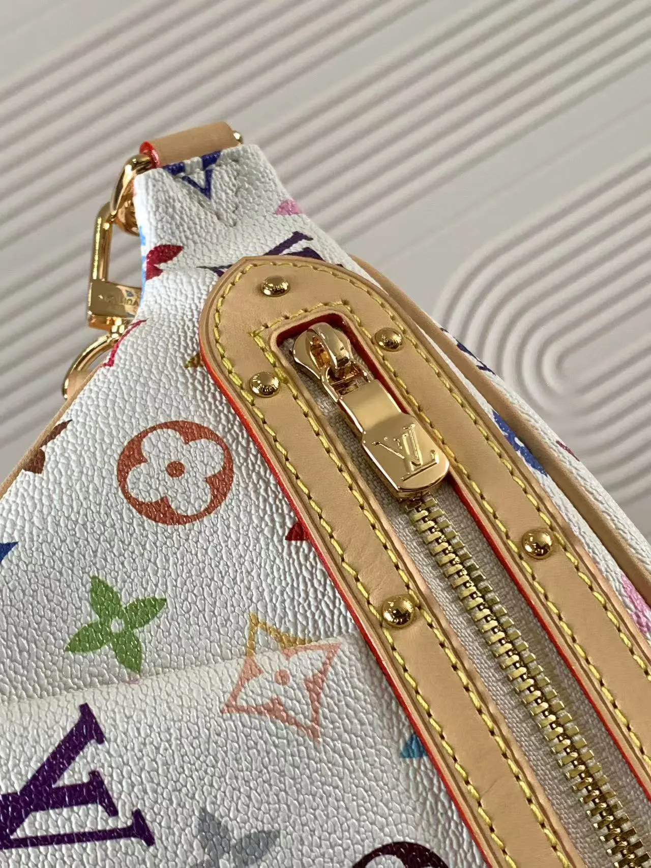 LV 牛皮 收纳包 旅行收纳款