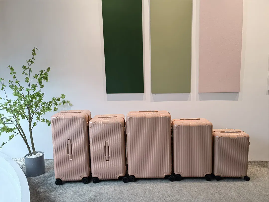 黑色 白色 新版升级 RIMOWA日默瓦 Trunk 行李箱 旅行拉杆款 輕便出行款