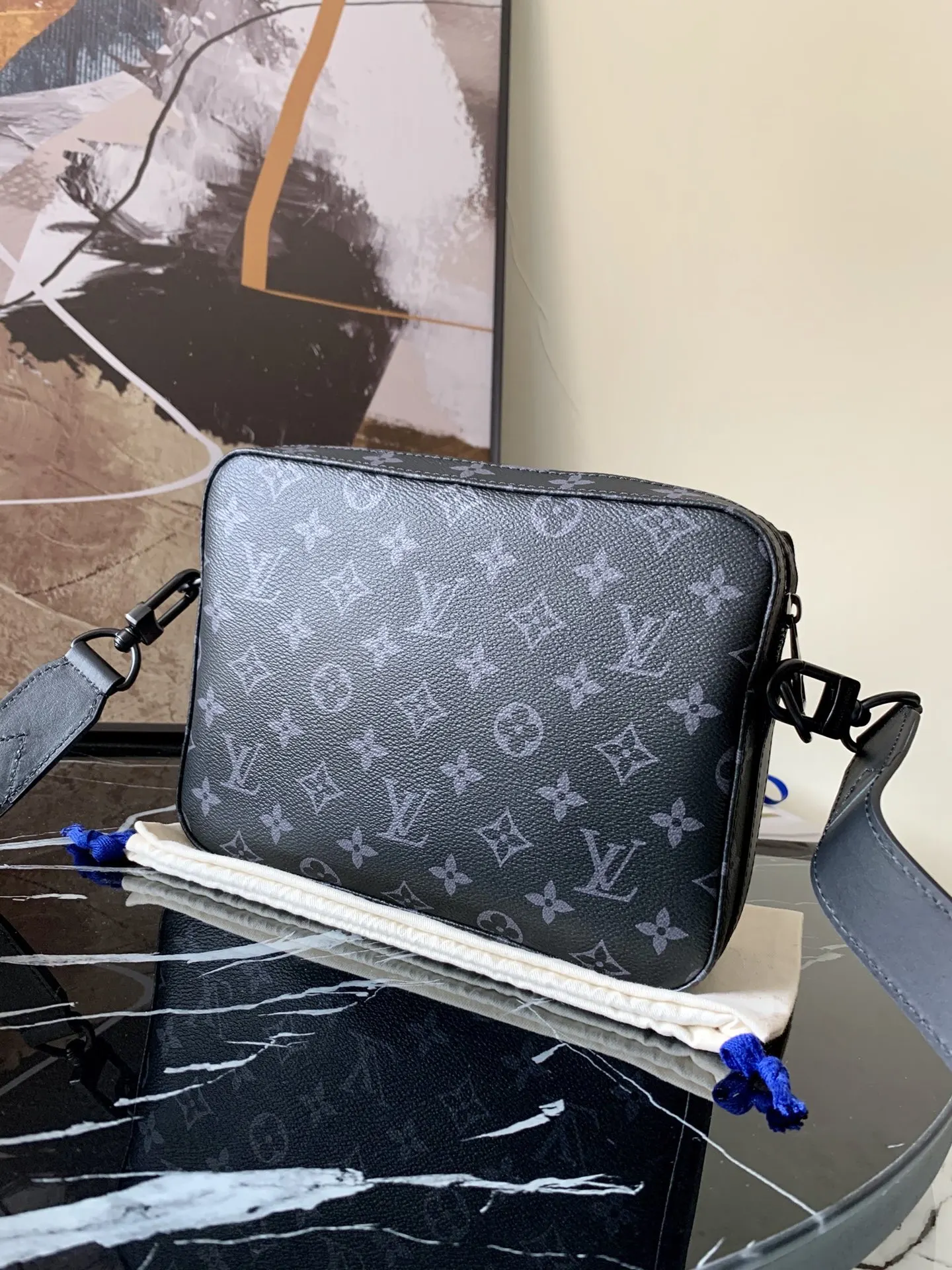 帆布 标志性的 MoEclipse 帆布与 鏈條包 精致鏈條款