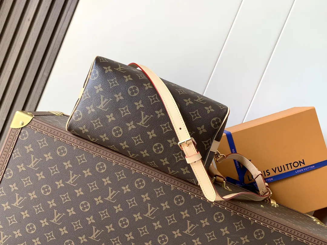 Fashion Item Travel Canvas