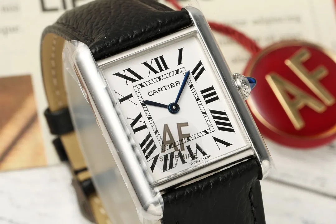 Cartier 白色 蓝色 牛皮 手表 经典腕表款