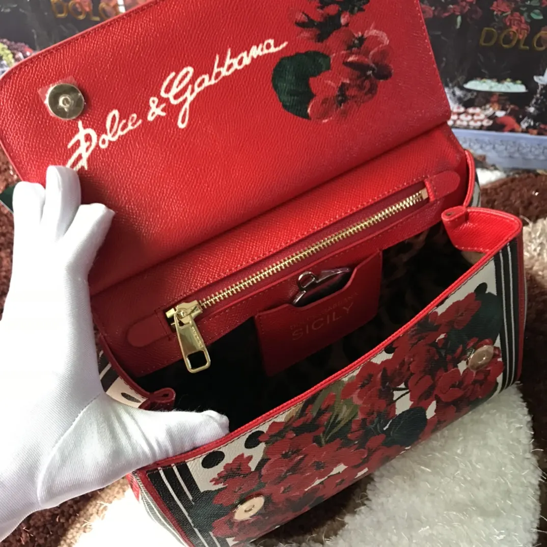 牛皮 Dolce Gabbana 牛皮印花 可 斜背包 輕便斜挎款(數字9) 牛皮 Dolce Gabbana 牛皮印花 可 斜背包 輕便斜挎款(數字9)