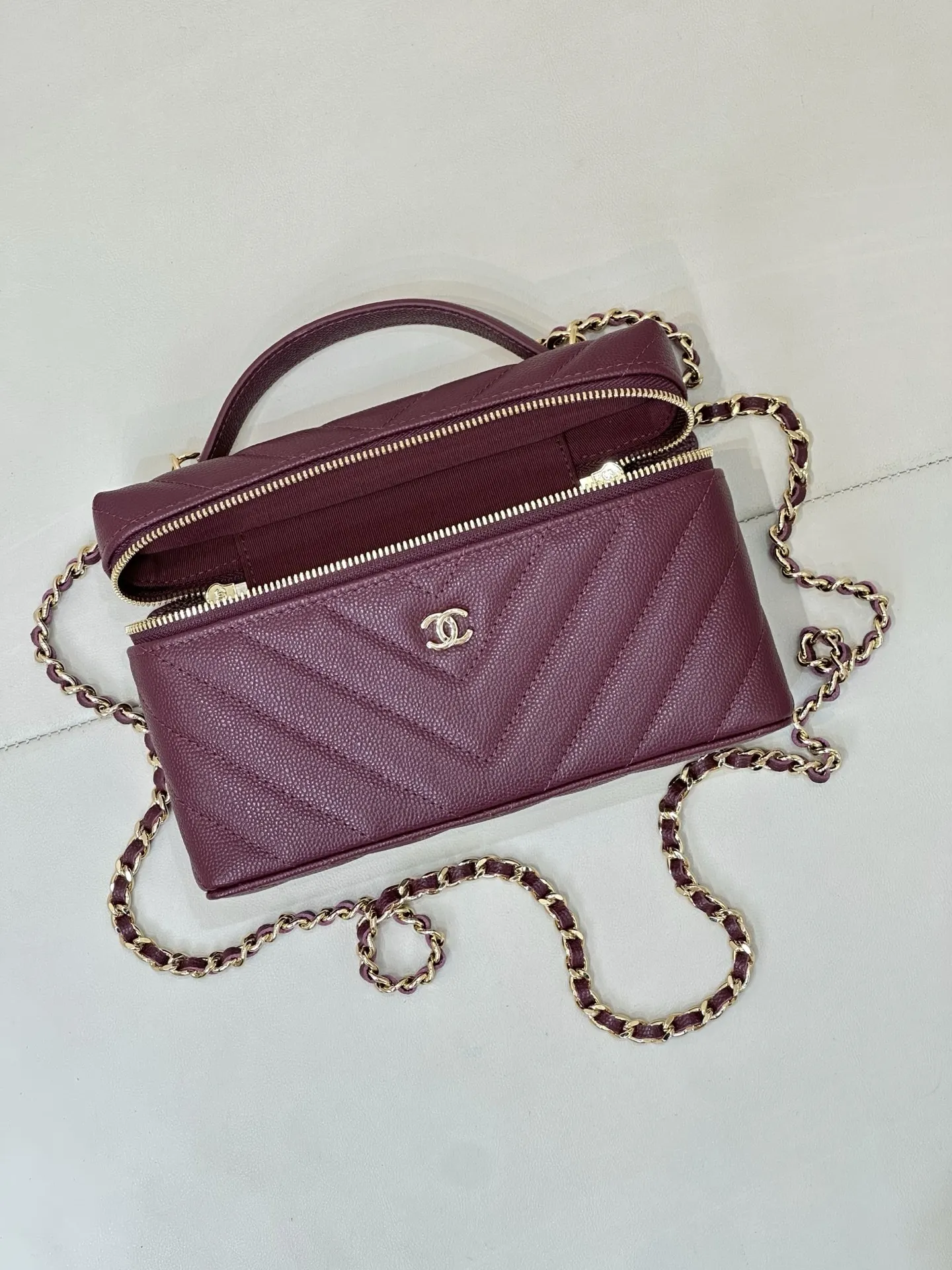 Crossbody Bag Lightweight Classic Leather