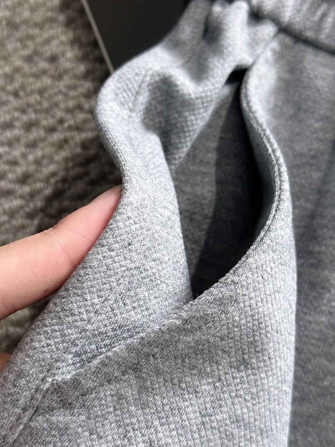Burberry 2026春夏 短褲 宽松休閒款(數字3) Burberry 2026春夏 短褲 宽松休閒款(數字3)