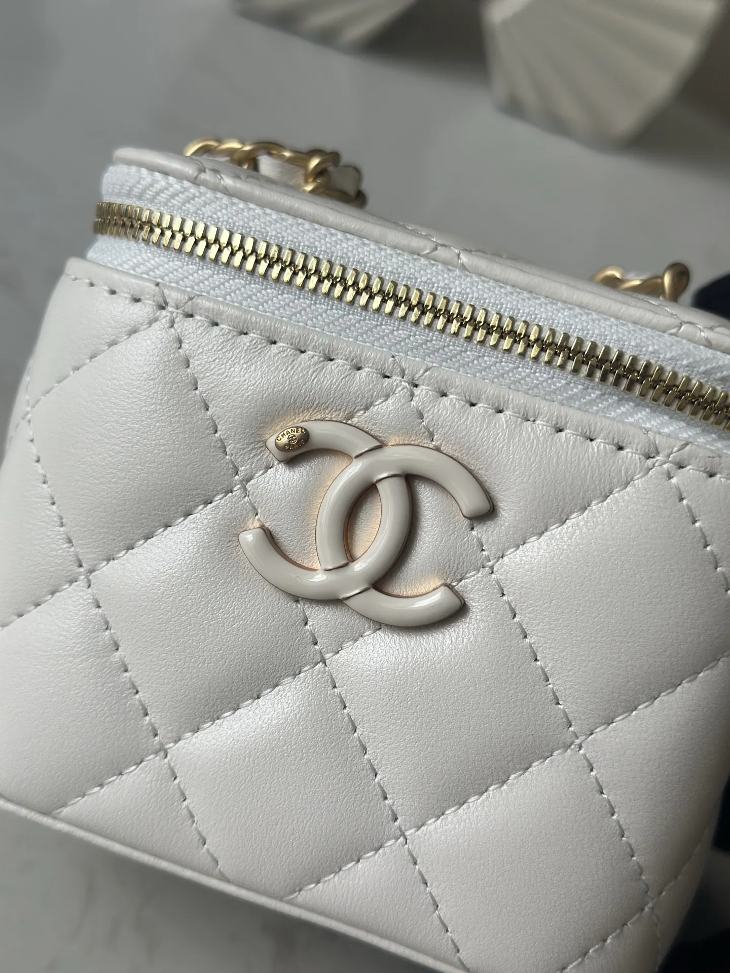 Chanel 羊皮鏈條化妝包 單肩斜挎(數字3) Chanel 羊皮鏈條化妝包 單肩斜挎(數字3)