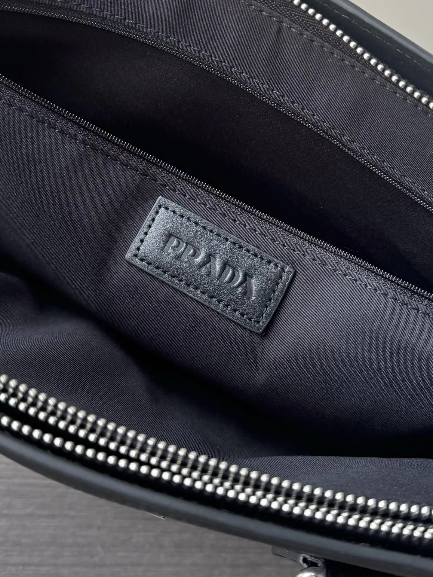 Prada 黑色 藍色 小牛皮 公文包 商務通勤款