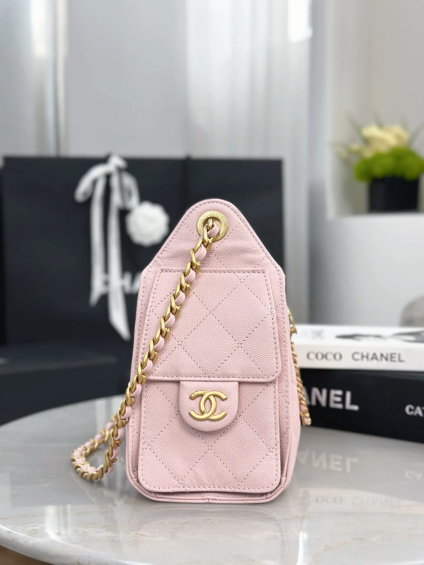 Chanel 22 Bag 粉色牛皮鏈條包 小號