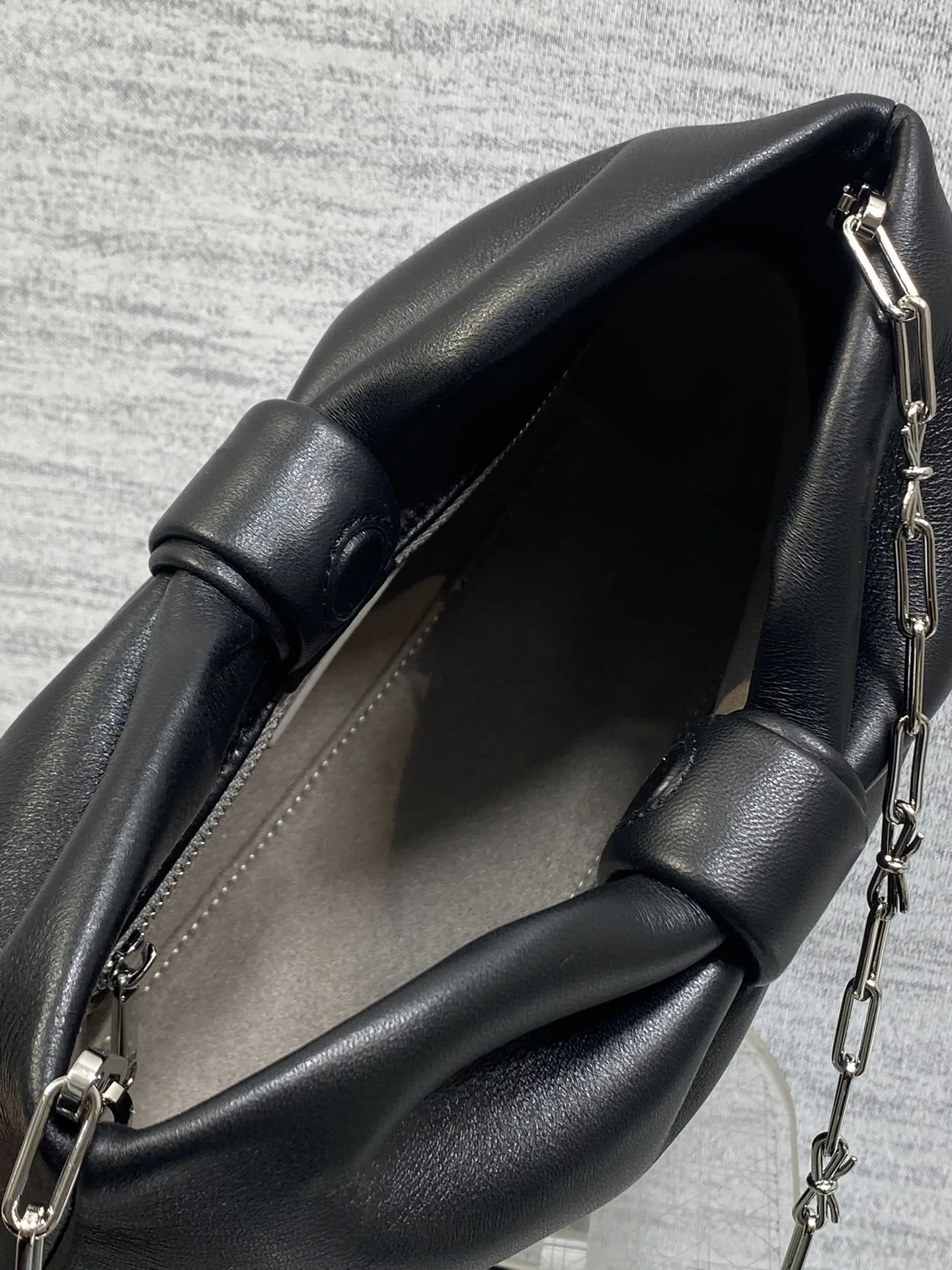 Dior 小牛皮鏈條包 手提斜挎(數字9) Dior 小牛皮鏈條包 手提斜挎(數字9)