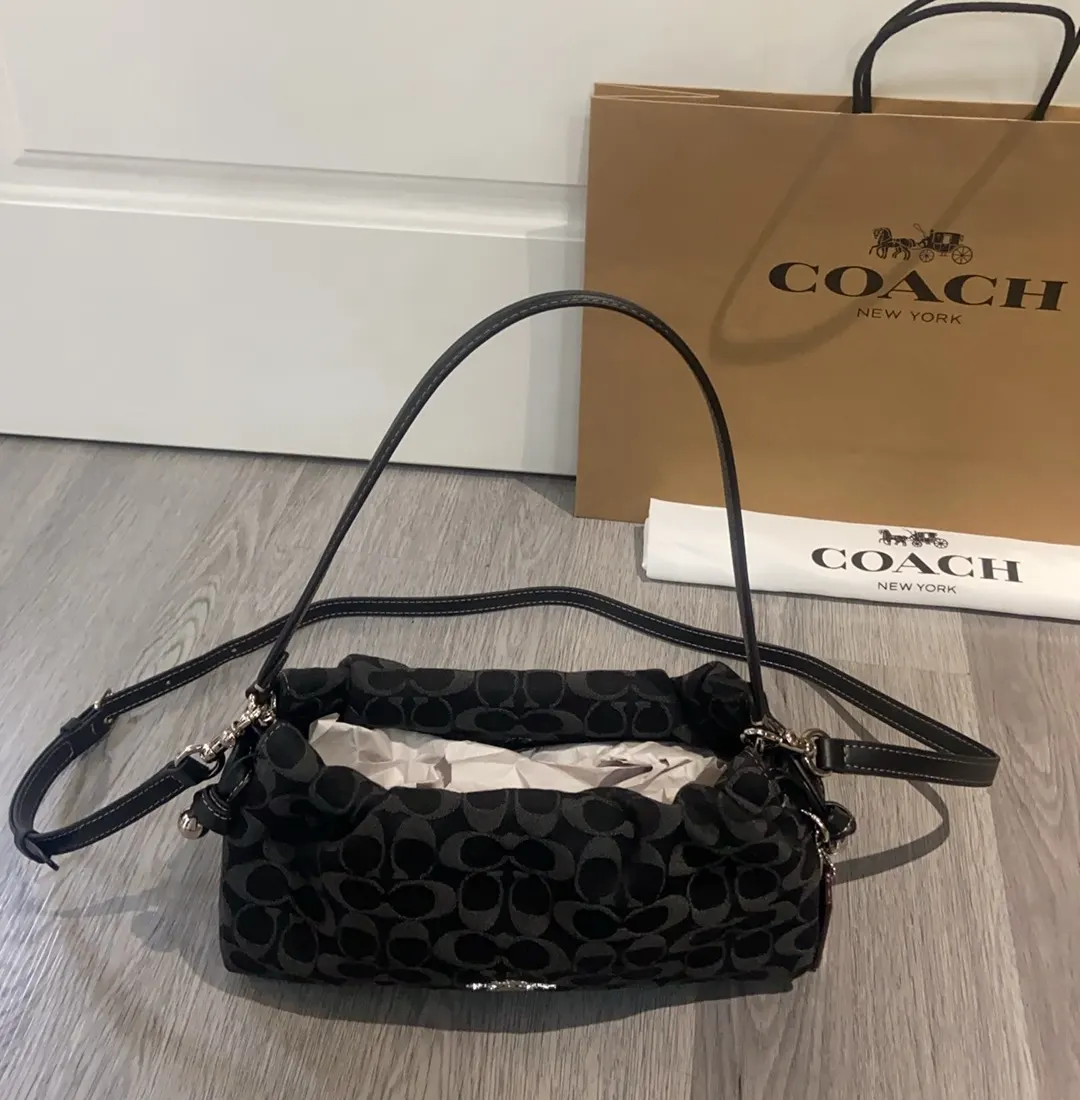 Coach Bag00011 Style Image 5 Coach Bag00011 Style Image 5