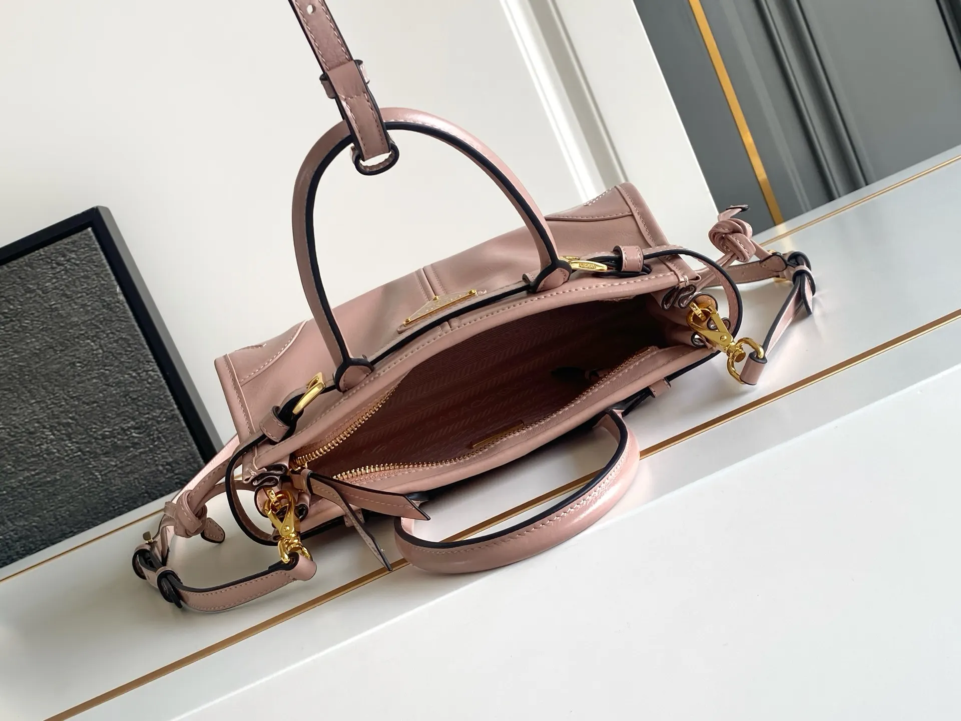 Prada 1BA486 斜挎包 迷你休闲