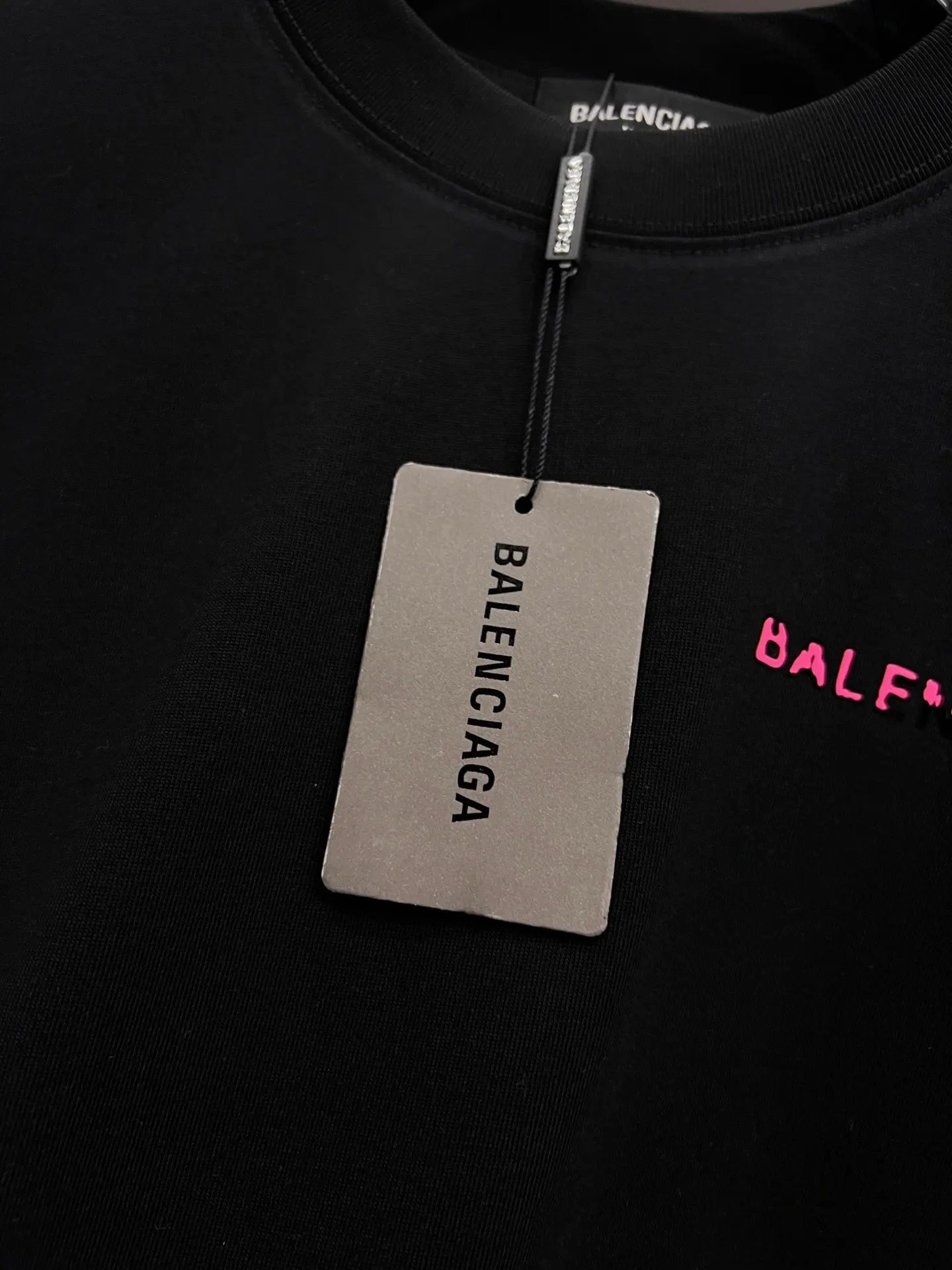 Balenciaga 黑色 Logo 短袖T恤 宽松休閒(數字4) Balenciaga 黑色 Logo 短袖T恤 宽松休閒(數字4)