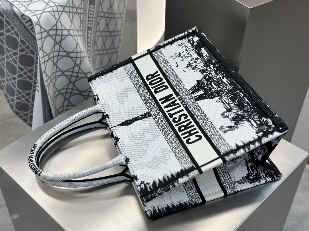白色 白色巴黎铁塔中号 巴黎铁塔 图案细腻的刺繡復古精致 托特包 大容量托特款