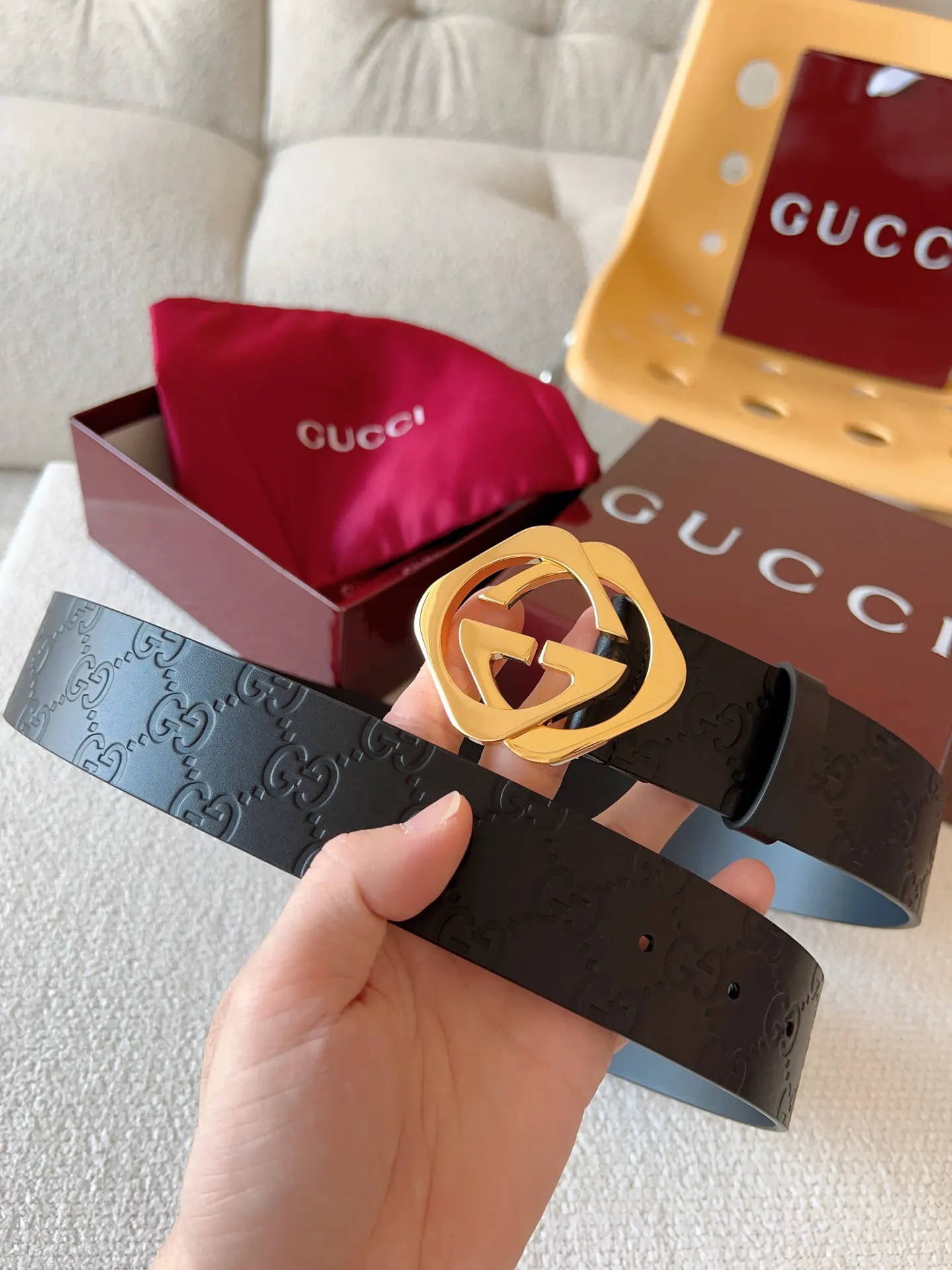 Gucci 双G扣牛皮双面腰带 商务休闲款