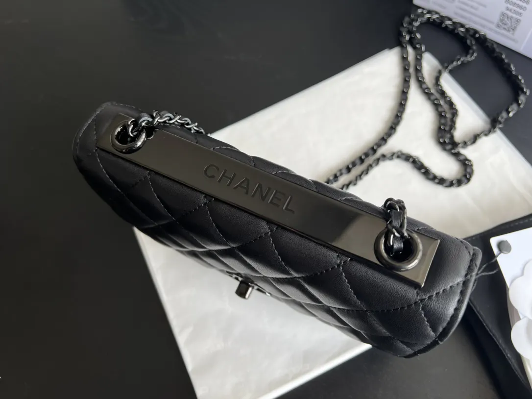 Chanel 22 黑色 菱格绗缝 斜挎包